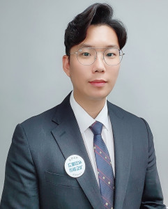 부담임목사 이진협 목사